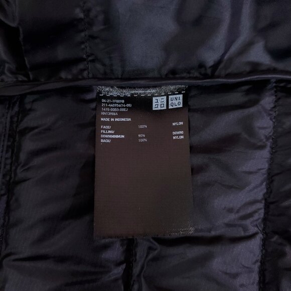 Uniqlo Womens Small Ultra Light Down Vest Compact Packable Puffer Snap Black - Picture 12 of 15